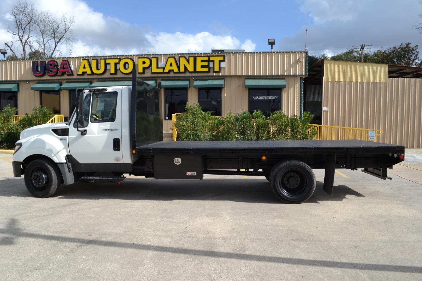 2014 WHITE /BLACK INTERNATIONAL TERRASTAR with an MAXXFORCE 7 6.4L 220HP engine, ALLISON 1000 6SPD AUTOMATIC transmission, located at 9172 North Fwy, Houston, TX, 77037, (713) 910-6868, 29.887470, -95.411903 - Photo#7